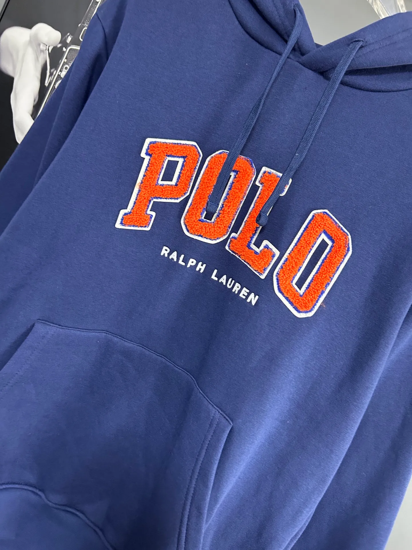 P230 𝗥𝗮𝗹𝗽𝗵 𝗟𝗮𝘂𝗿𝗲𝗻/Ralph Lauren🐎Towel embroidered hooded sweatshirt 380g Expo velvet hooded sweatshirt High-end official original one-to-one replica - customized original fabrics, accessories, hang tags, collar labels, and packaging are all made according to the original version to distinguish the cheap and wrong versions on the market This hooded sweatshirt is decorated with the simple style that represents Ralph Lauren and is paired with the classic Polo towel embroidery pattern, which is three-dimensional and full! The solid color fabric paired with exquisite embroidery instantly sets it off! Hooded sports design, loose and casual fit! The overall texture is very strong! Through the pictures, we can feel the thickness and texture of custom-woven and dyed threads. The workmanship is exquisite. They are shipped from major foreign trade factories. They are all made by masters with many years of experience. Everything is of high standards and requirements! Simple and versatile style ~ super delicate and soft, close to the body without being tied, all fabrics and accessories are original custom-made and of high quality! Perfectly reflects the brand’s sense of superiority! Standard cut, comfortable stretch, unrestricted movement! Highly practical, high-end and classy! Versatile style ~ can be paired with jeans or jogging pants. Ideal for transitioning from your morning commute to weekend events!  Color: Gray Blue Size: S-2XL